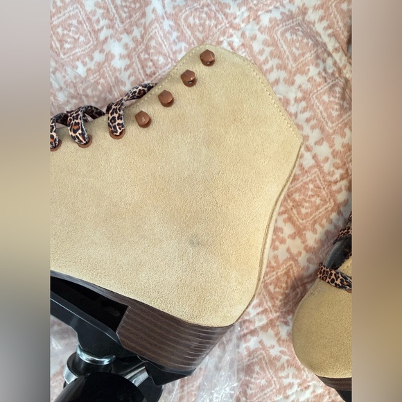 Sure-Grip Boardwalk Tan Retro Skates - Picture 8 of 12